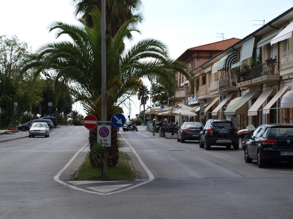 Il Pontile Holidays Apartment Marina di Pietrasanta Rom bilde